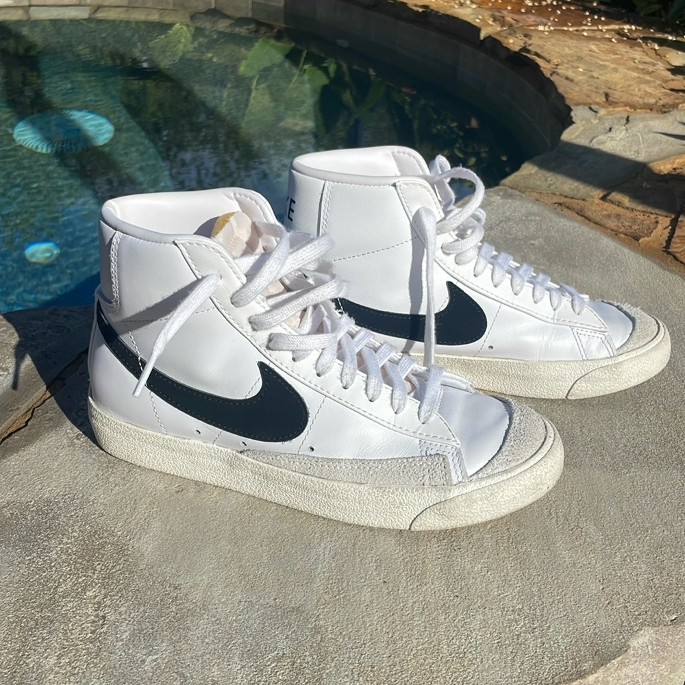 Nike Blazer Mid '77, women’s size 7